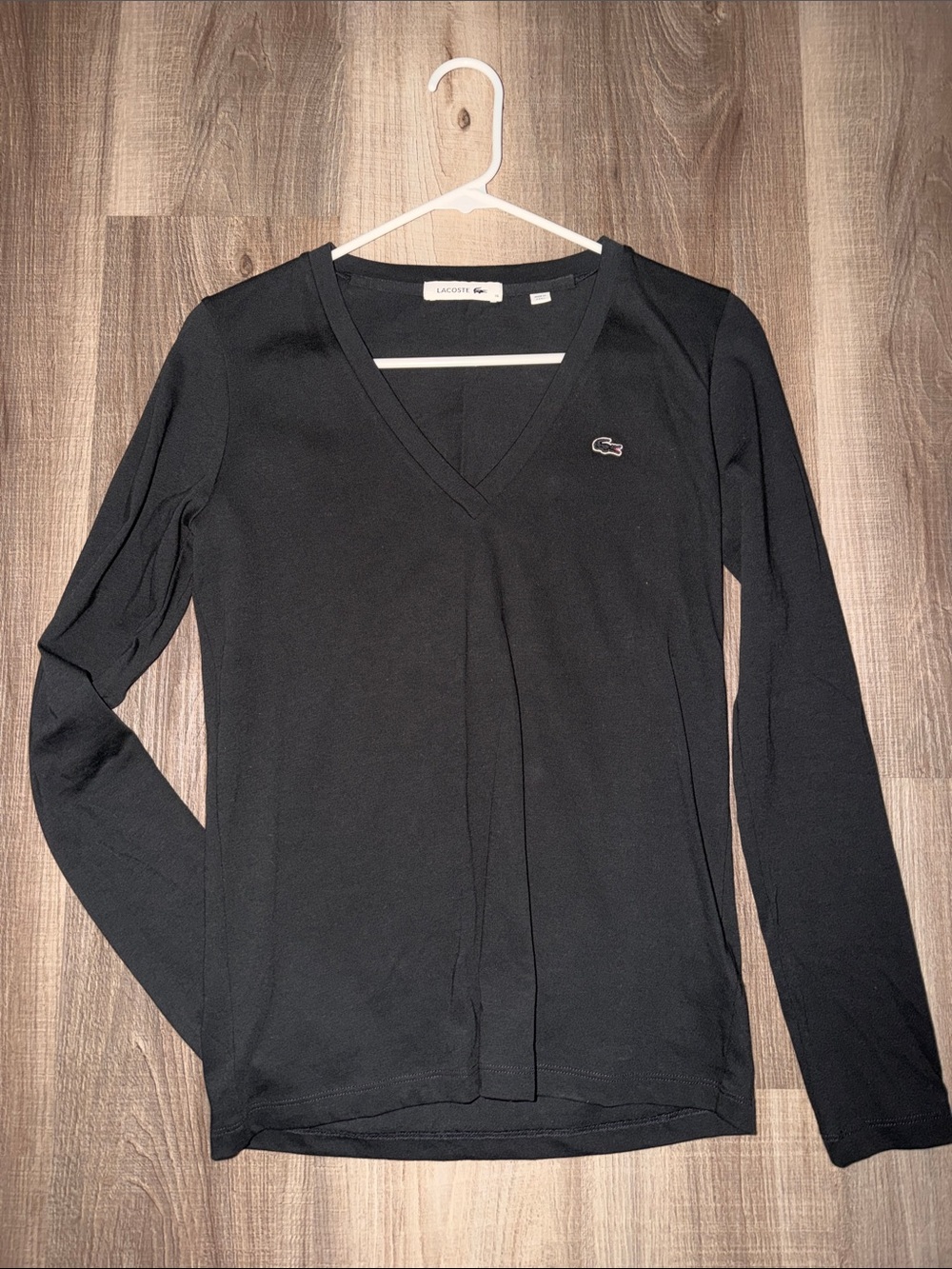 🖤 NWOT Lacoste Black Long Sleeve V-Neck Top 36 Small 🖤